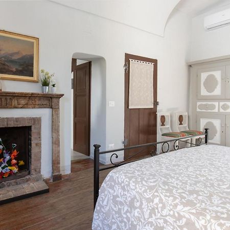 Casa Cecilia Apartment Санто Стефано Белбо Екстериор снимка