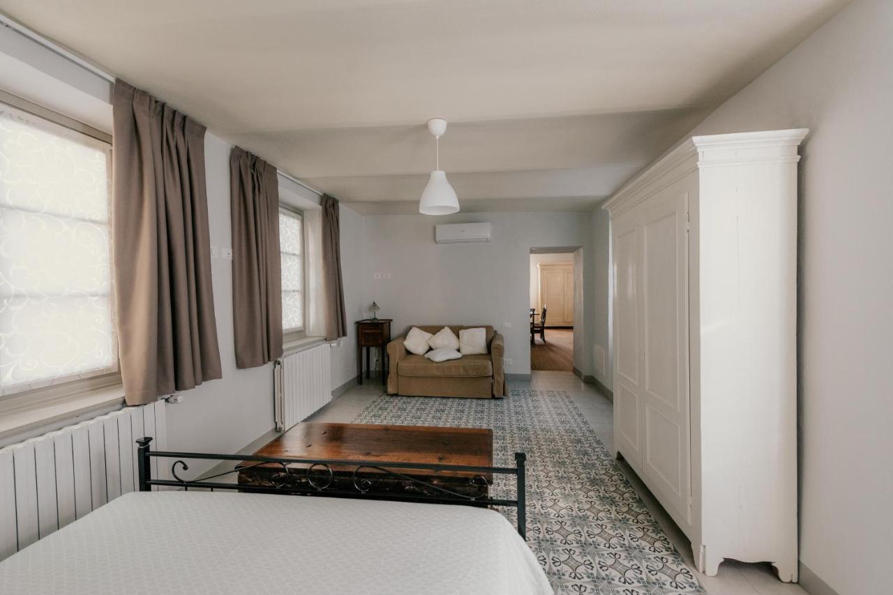 Casa Cecilia Apartment Санто Стефано Белбо Екстериор снимка