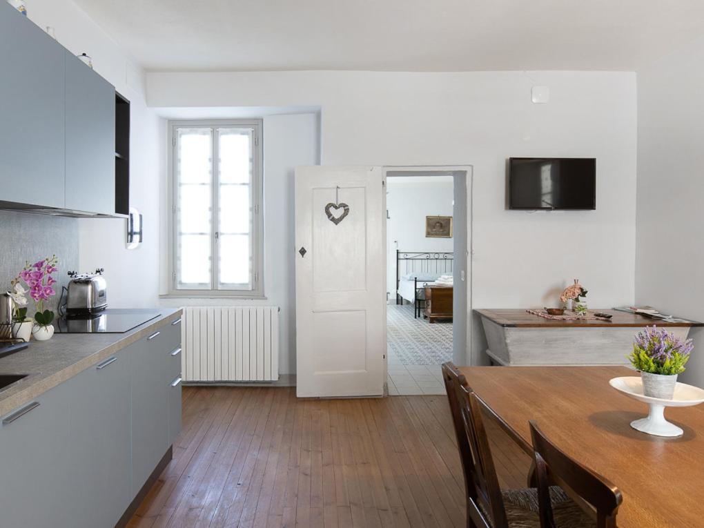 Casa Cecilia Apartment Санто Стефано Белбо Екстериор снимка