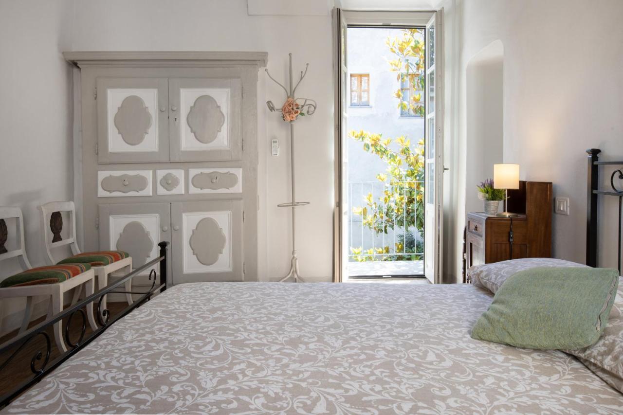 Casa Cecilia Apartment Санто Стефано Белбо Екстериор снимка