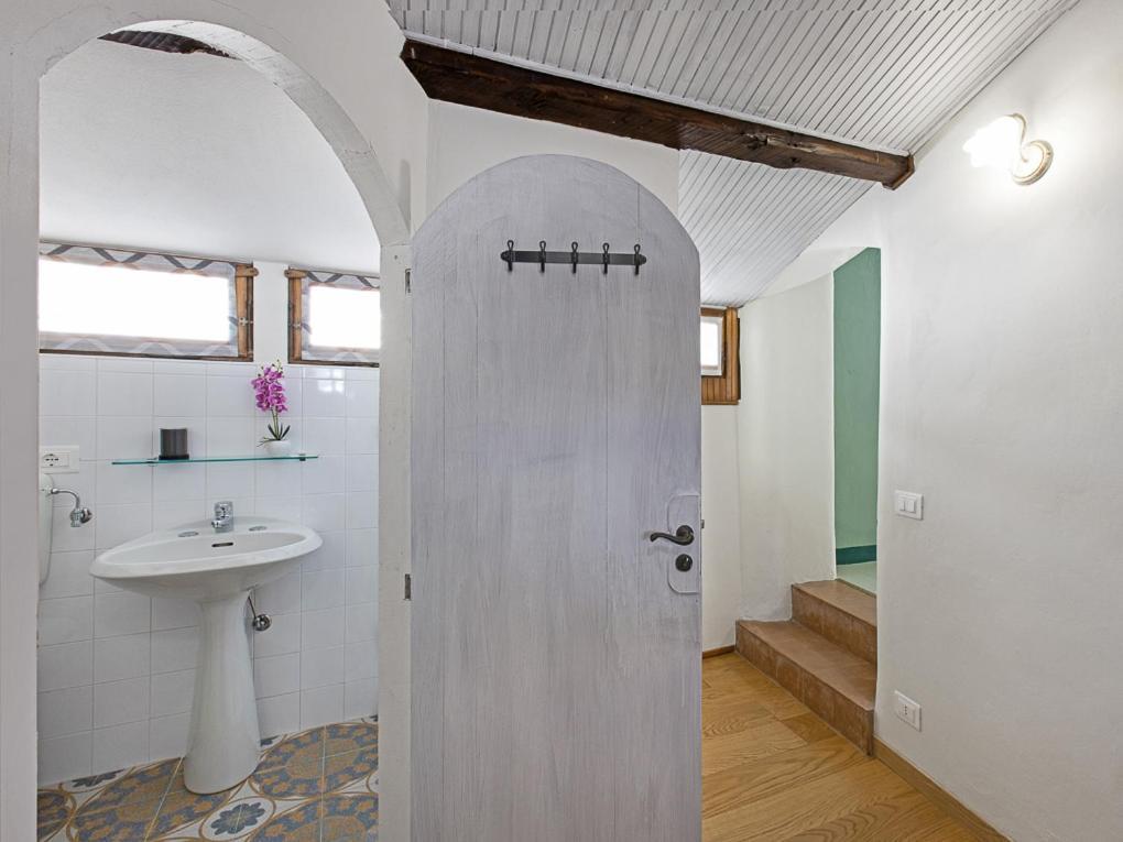 Casa Cecilia Apartment Санто Стефано Белбо Екстериор снимка